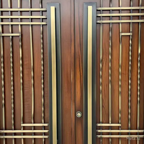 Pintu Kayu dengan Aksen Logam Vertikal: Perpaduan Estetika Alami dan Sentuhan Modern
